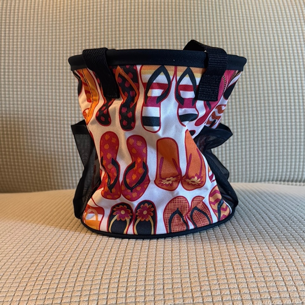 Thirty-One Flip Flop Print Round Tote